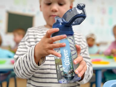 Drinking bottle with name - Real World